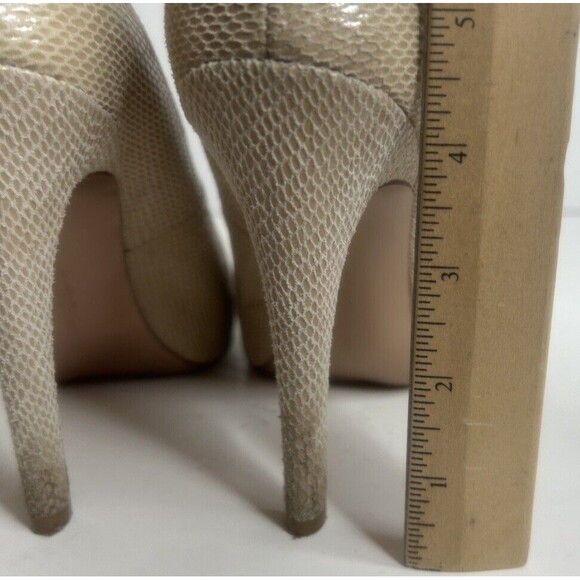BCBGernation Women’s Heels/Pumps. Size 7B. Snakeskin Print. Leather. Slip On - Picture 6 of 11